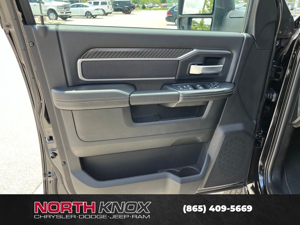 New 2026 Ram 3500 BIG HORN CREW CAB 4X4 8' BOX Pickup