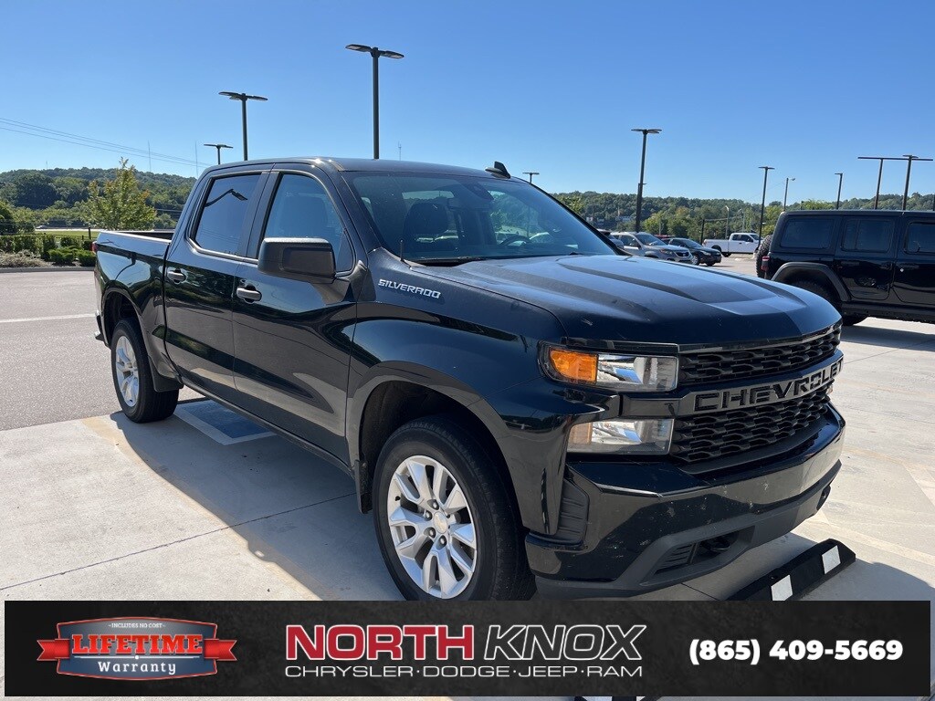 2021 Chevrolet Silverado 1500 Custom photo 2
