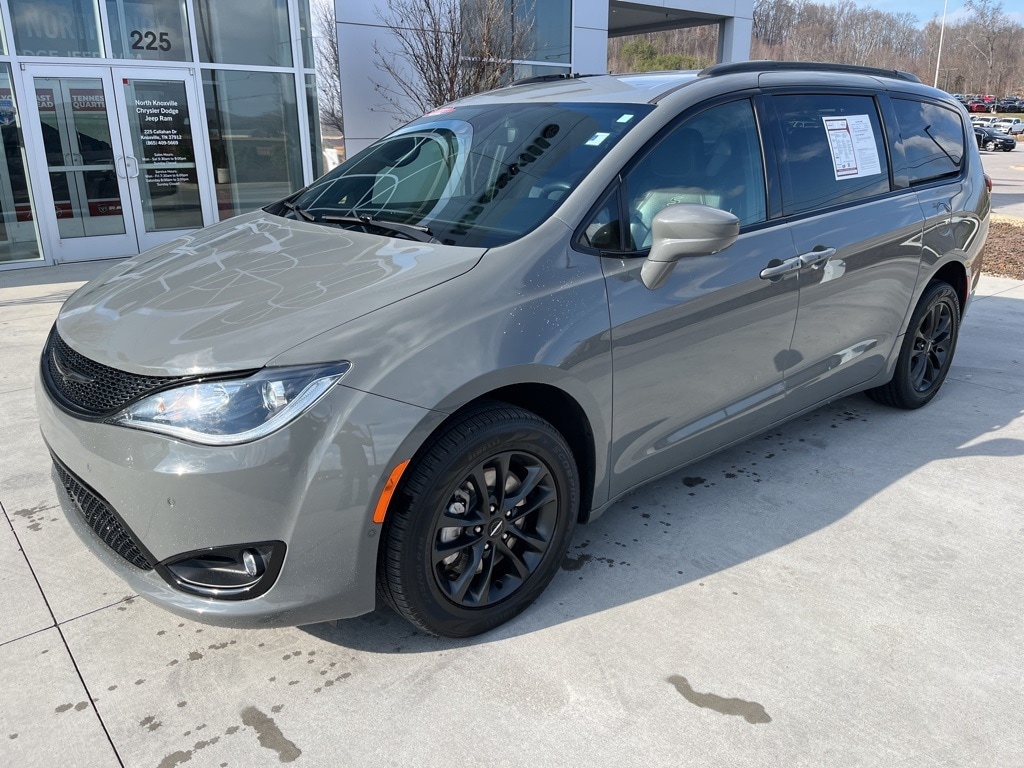 2020 Chrysler Pacifica AWD LAUNCH EDITION's photo