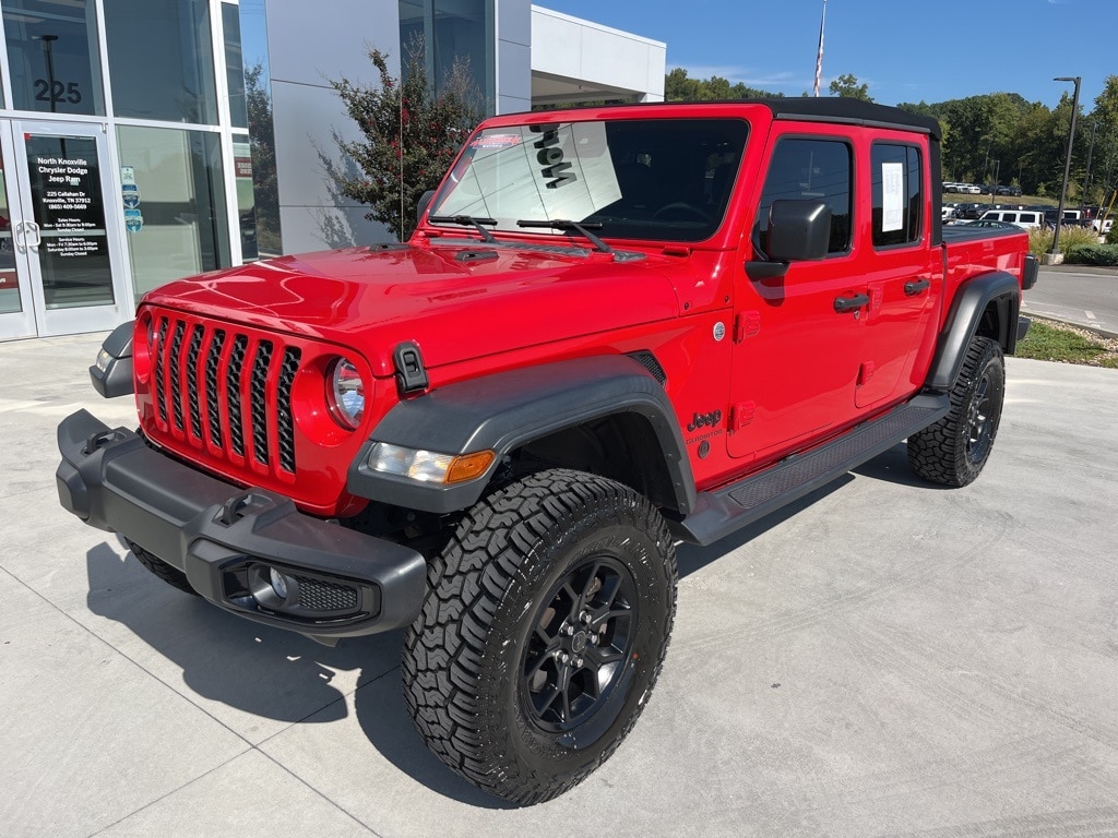 Used 2020 Jeep Gladiator Sport S with VIN 1C6JJTAG5LL177586 for sale in Knoxville, TN