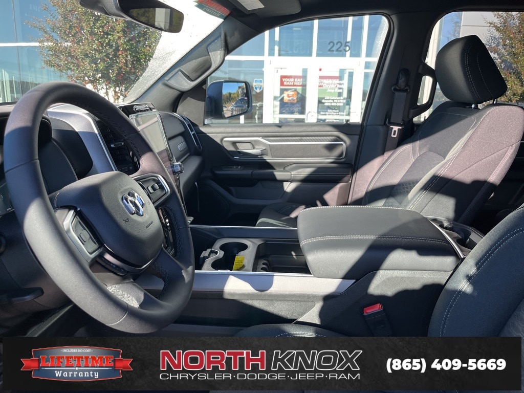 New 2026 Ram 1500 BIG HORN CREW CAB 4X4 5'7 BOX Pickup