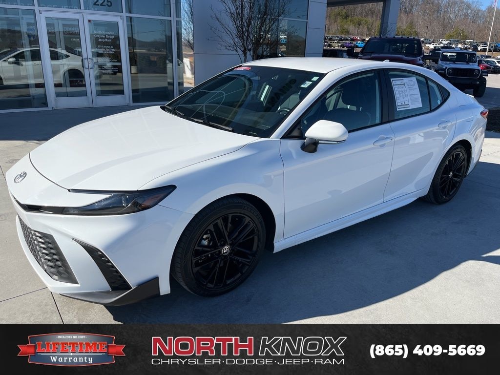 Used 2025 Toyota Camry SE Sedan
