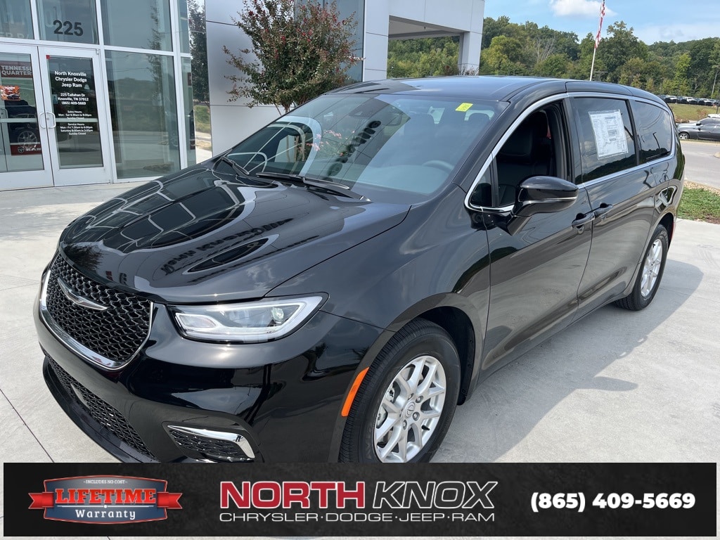2026 Chrysler Pacifica Passenger Van 