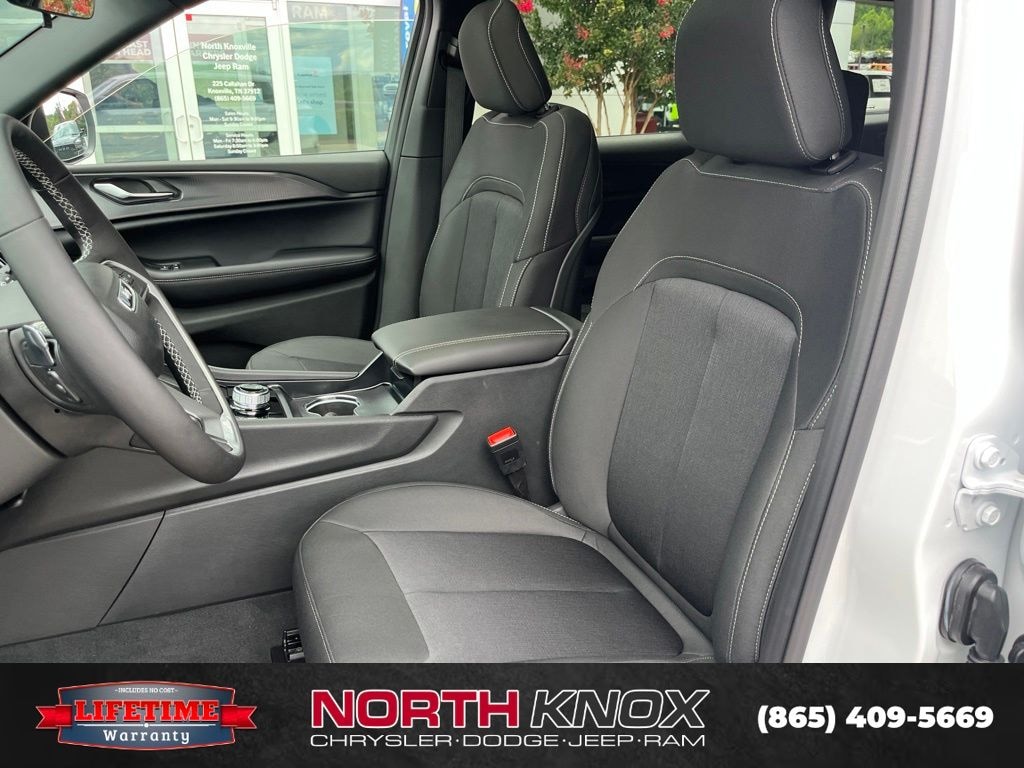 New 2026 Jeep Grand Cherokee L LAREDO X 4X4 Sport Utility