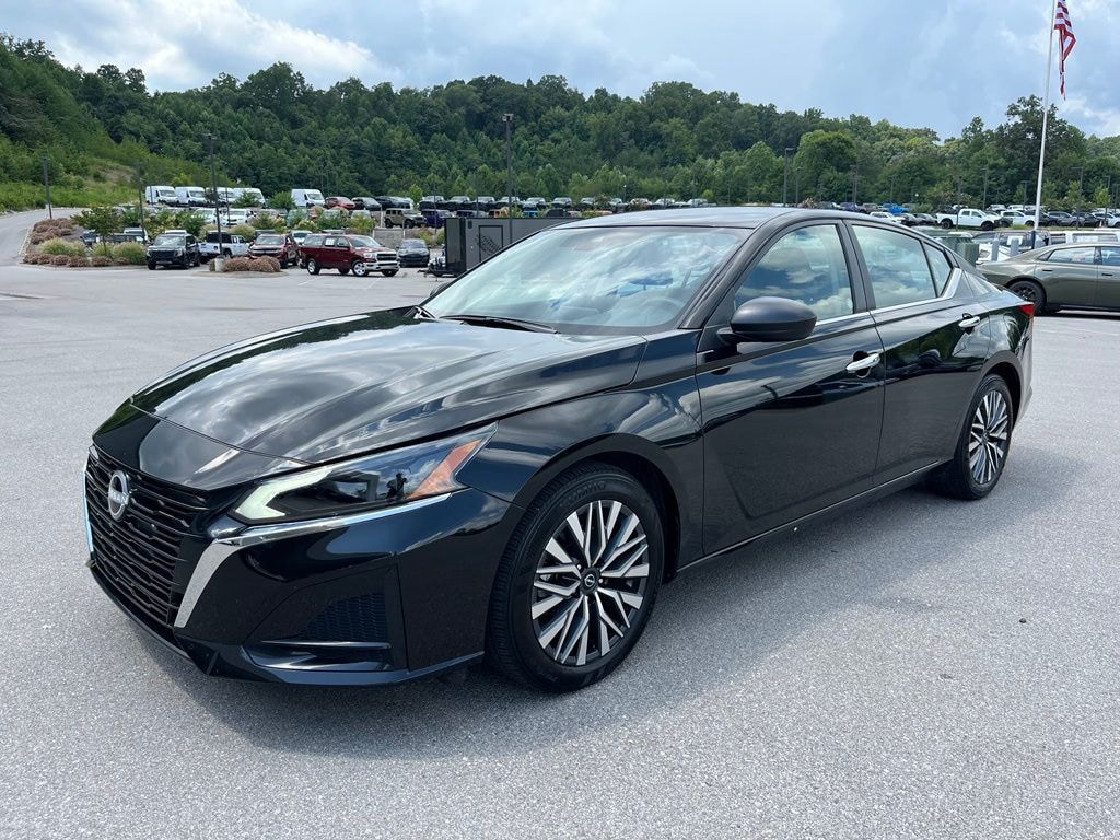 Used 2025 Nissan Altima 2.5 SV Sedan
