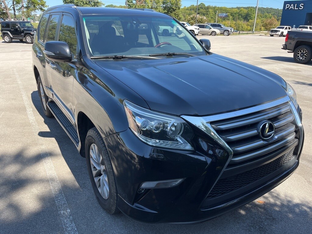 2016 Lexus GX 460 photo 2