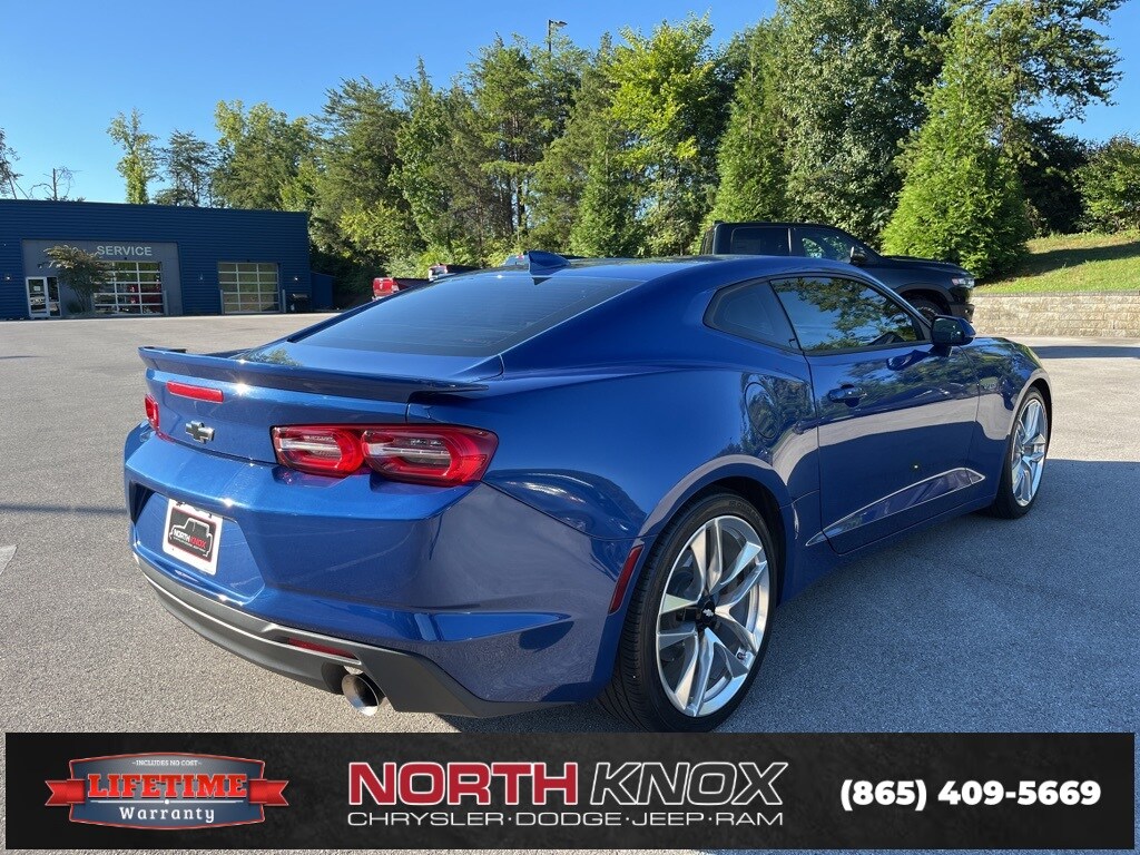 2021 Chevrolet Camaro LT1 photo 3