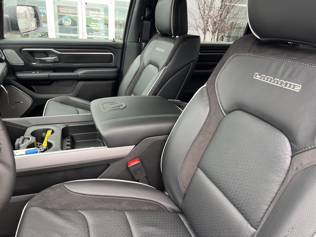 New 2026 Ram 1500 LARAMIE CREW CAB 4X4 5'7 BOX Pickup