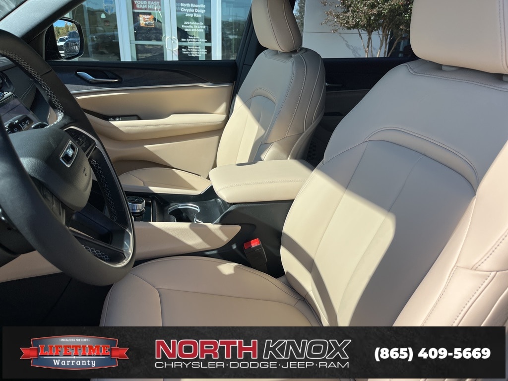 New 2025 Jeep Grand Cherokee L LIMITED 4X4 Sport Utility