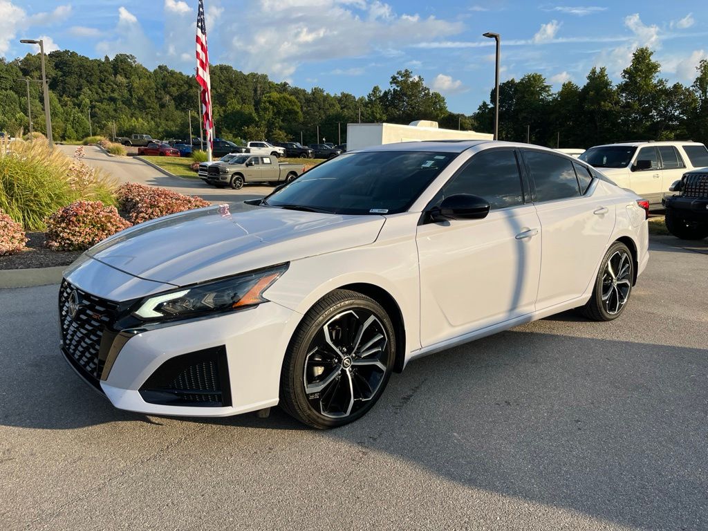 Used 2024 Nissan Altima 2.5 SR