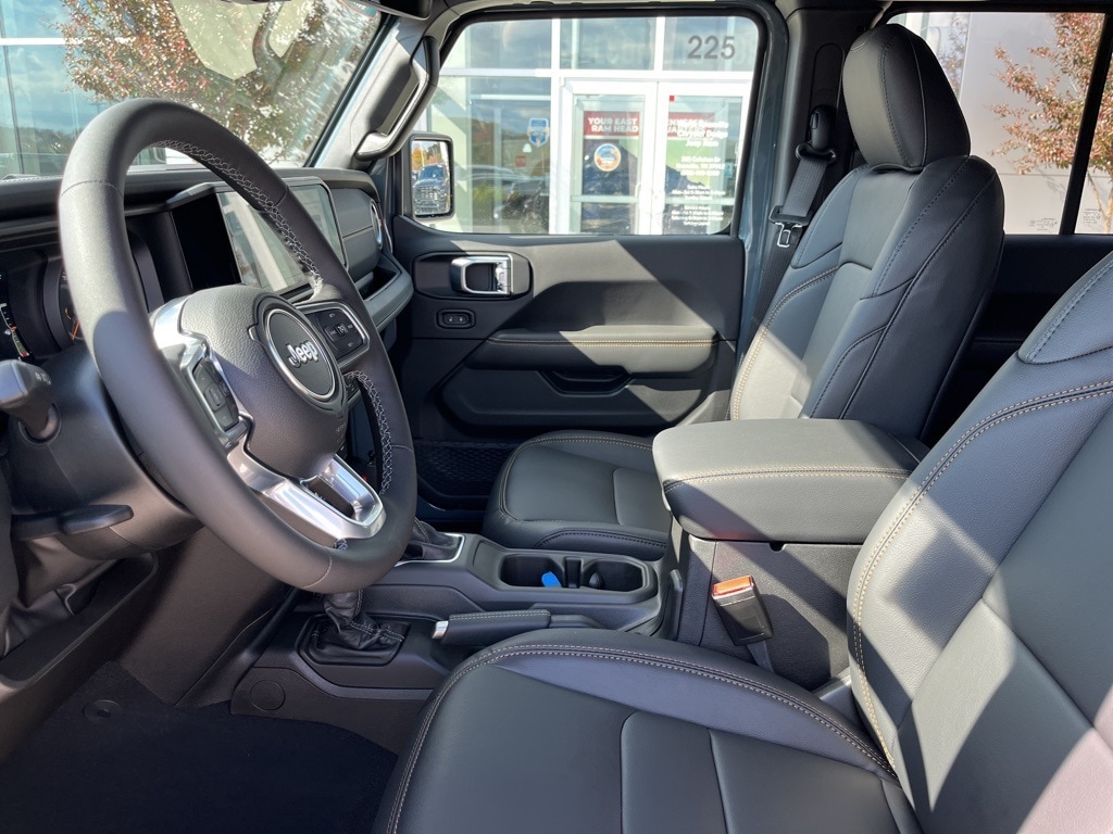 New 2026 Jeep Wrangler 4-DOOR SAHARA Sport Utility