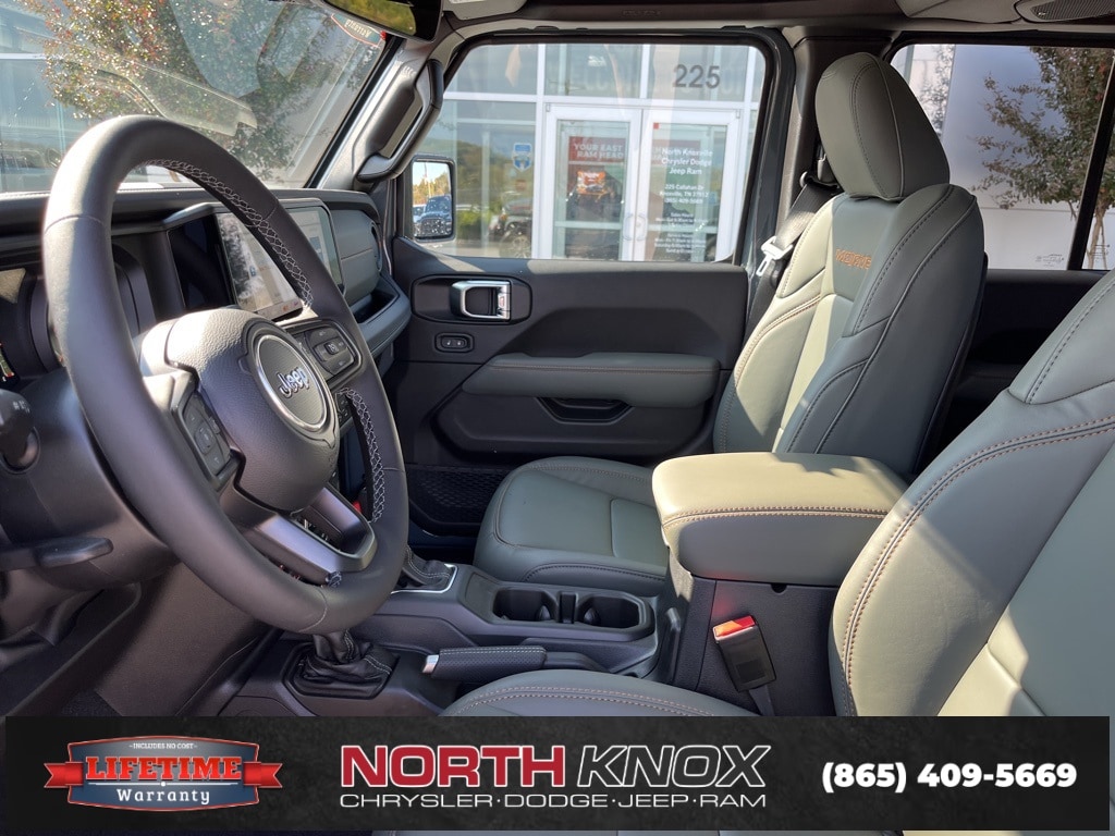 New 2025 Jeep Gladiator MOJAVE X 4X4 Pickup