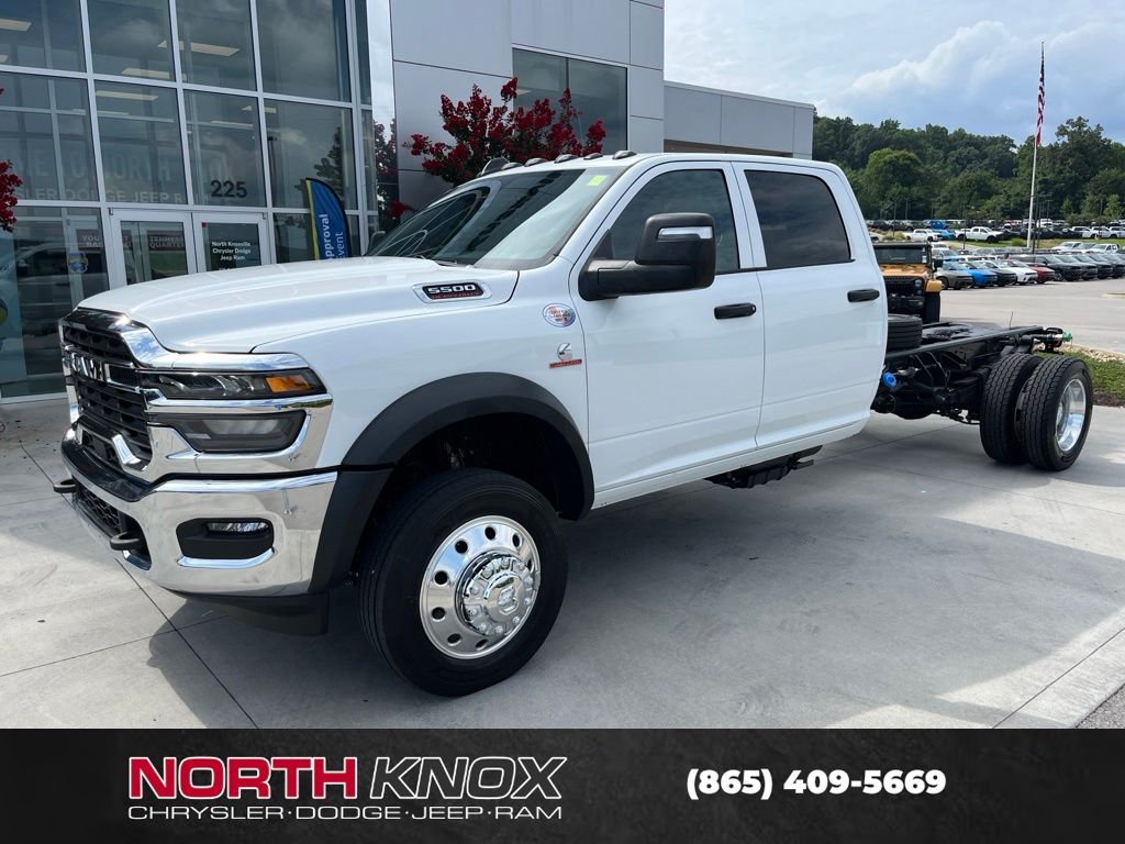 New 2026 Ram 5500 TRADESMAN CHASSIS CREW CAB 4X4 84' CA