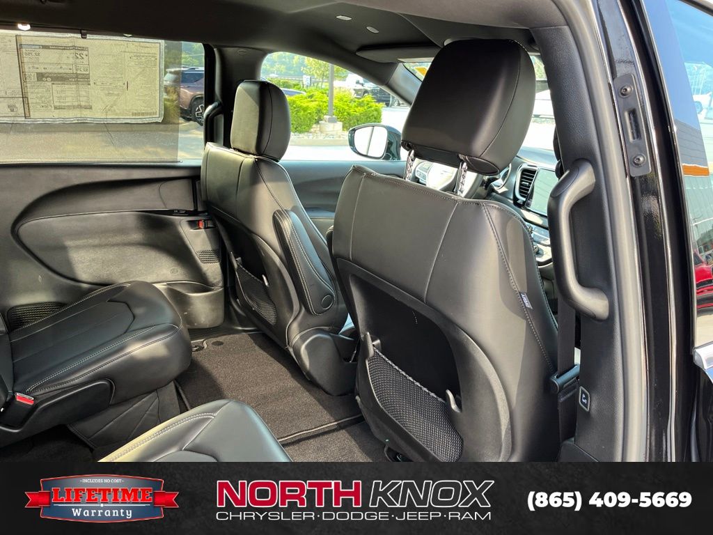 2026 Chrysler Voyager LX - Photo 24