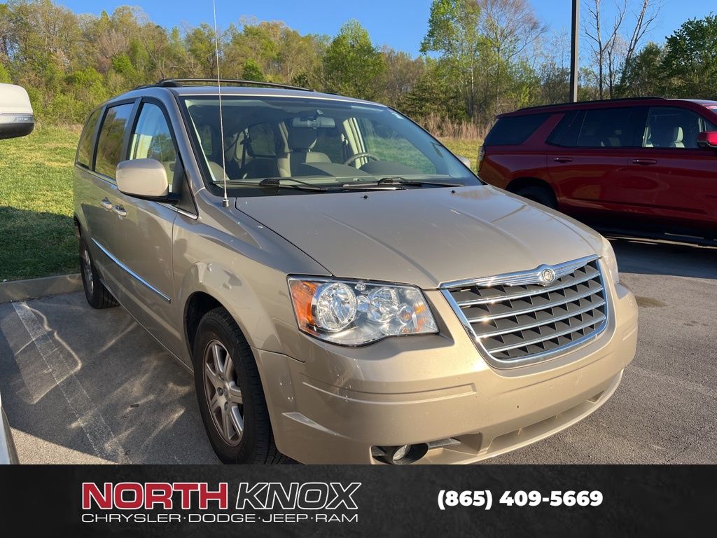 Used 2009 Chrysler Town & Country Touring with VIN 2A8HR54179R637620 for sale in Knoxville, TN