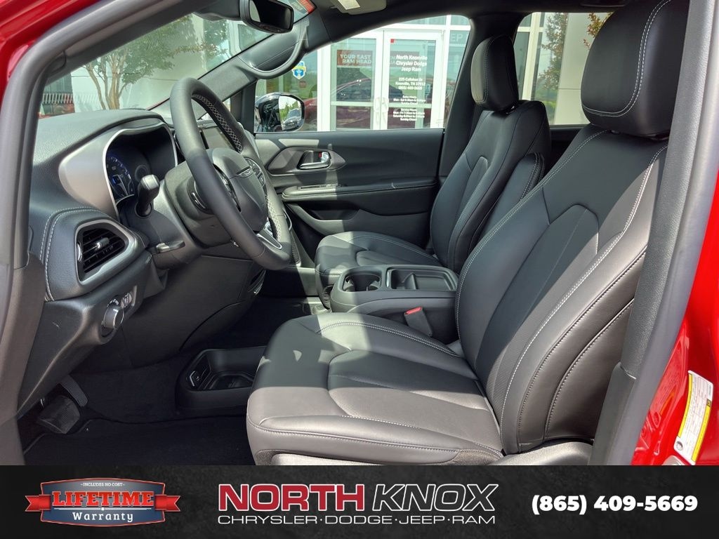 New 2027 Chrysler Pacifica SELECT Passenger Van