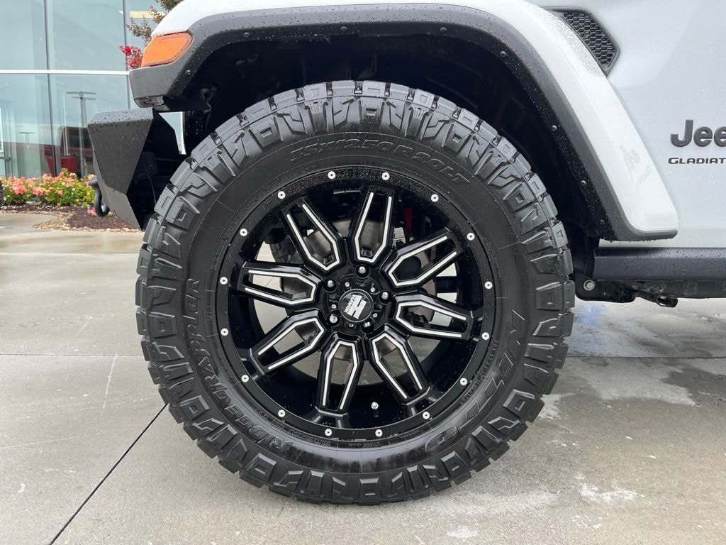 Used 2023 Jeep Gladiator Willys Truck