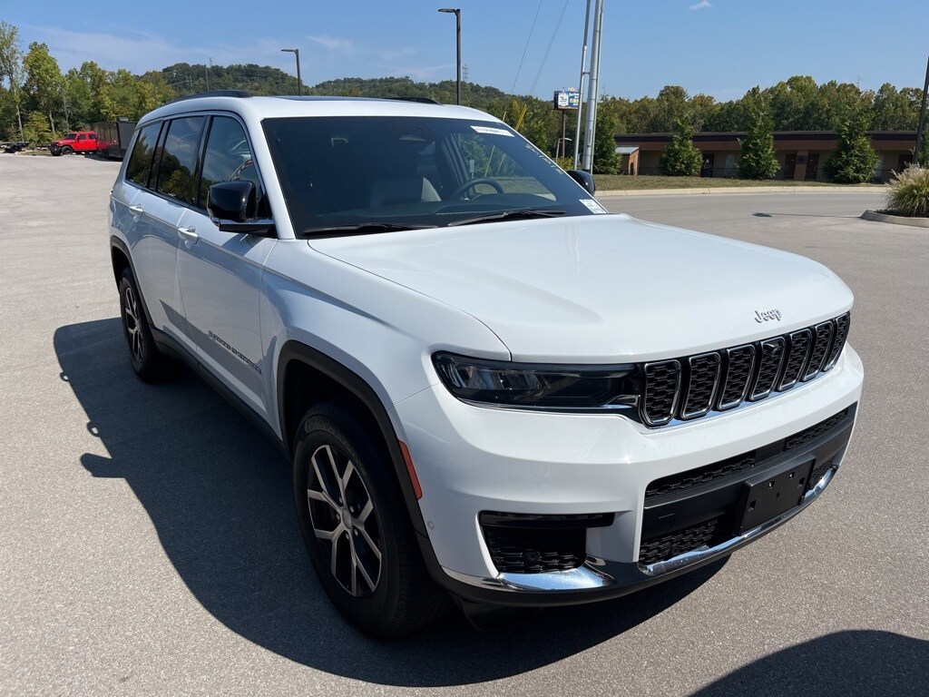 2024 Jeep Grand Cherokee Limited photo 2