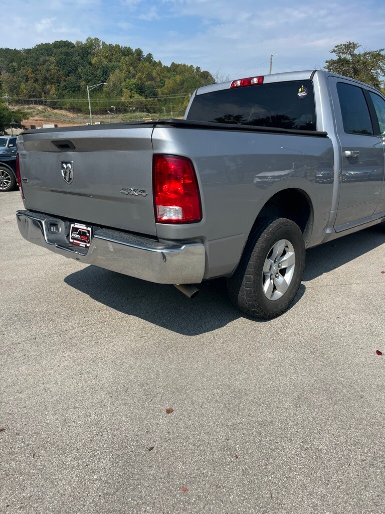 2021 Ram 1500 Classic SLT photo 3