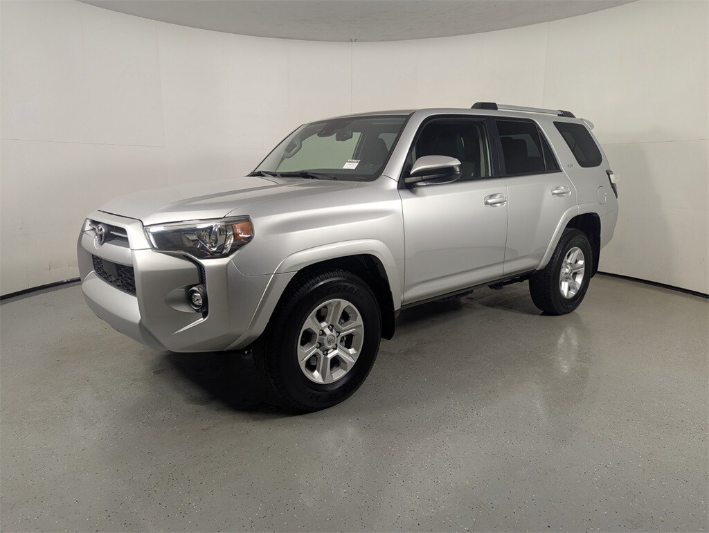2024 Toyota 4Runner SR5 photo 3