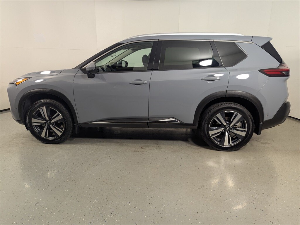 2023 Nissan Rogue SL photo 3