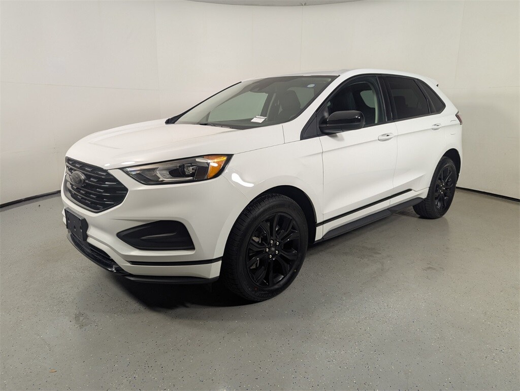 2022 Ford Edge SE photo 3