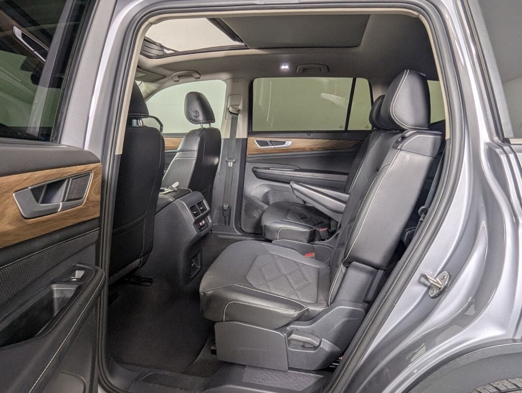 2024 Volkswagen Atlas SE w/Tech - Photo 24