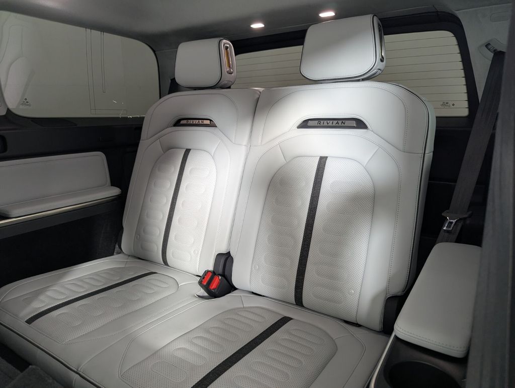 2023 Rivian R1S Adventure - Photo 24