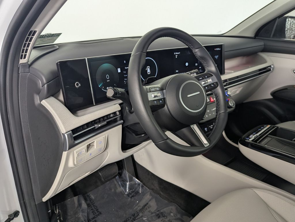 2025 Hyundai Tucson Limited - Photo 12