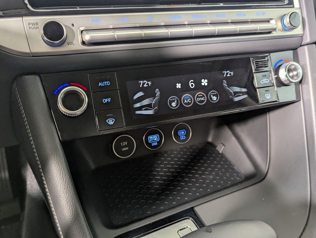 2026 GENESIS G70 Standard - Photo 21