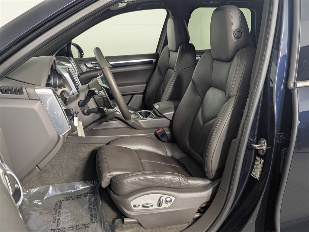2018 Porsche Cayenne Base photo 9