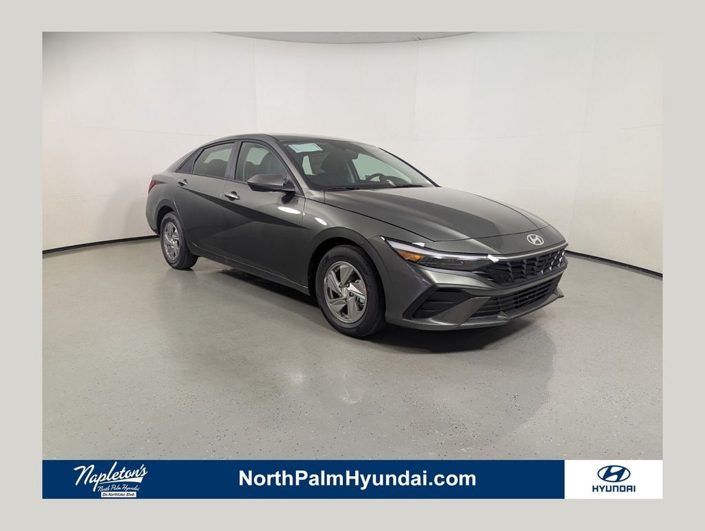 Used 2025 Hyundai Elantra SE Sedan