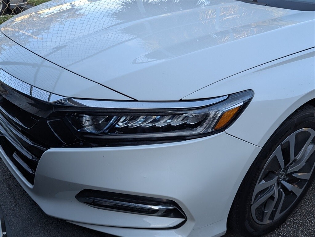 2018 Honda Accord Hybrid EX-L photo 2