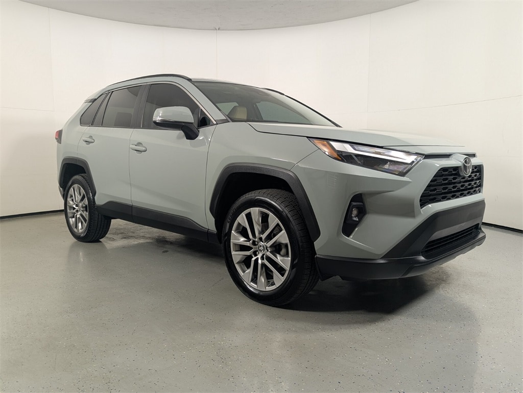 2023 Toyota RAV4 XLE Premium's photo