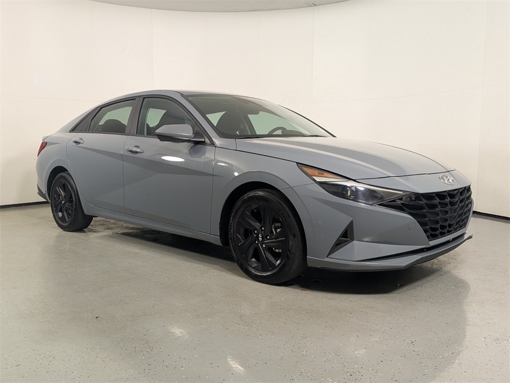 2023 Hyundai Elantra SEL's photo