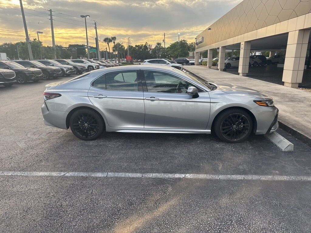 2023 Toyota Camry XSE photo 3