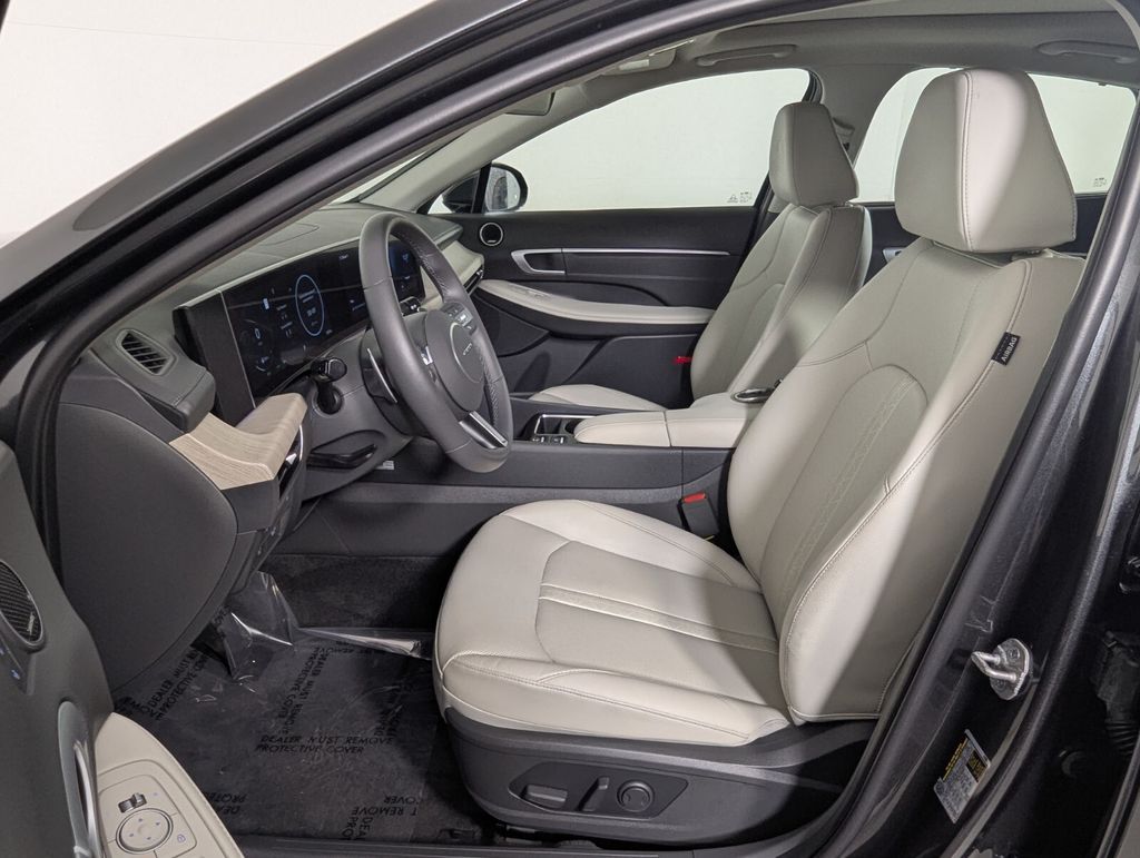 2025 Hyundai Sonata Hybrid Limited - Photo 14