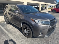 2017 Toyota Highlander SE SUV