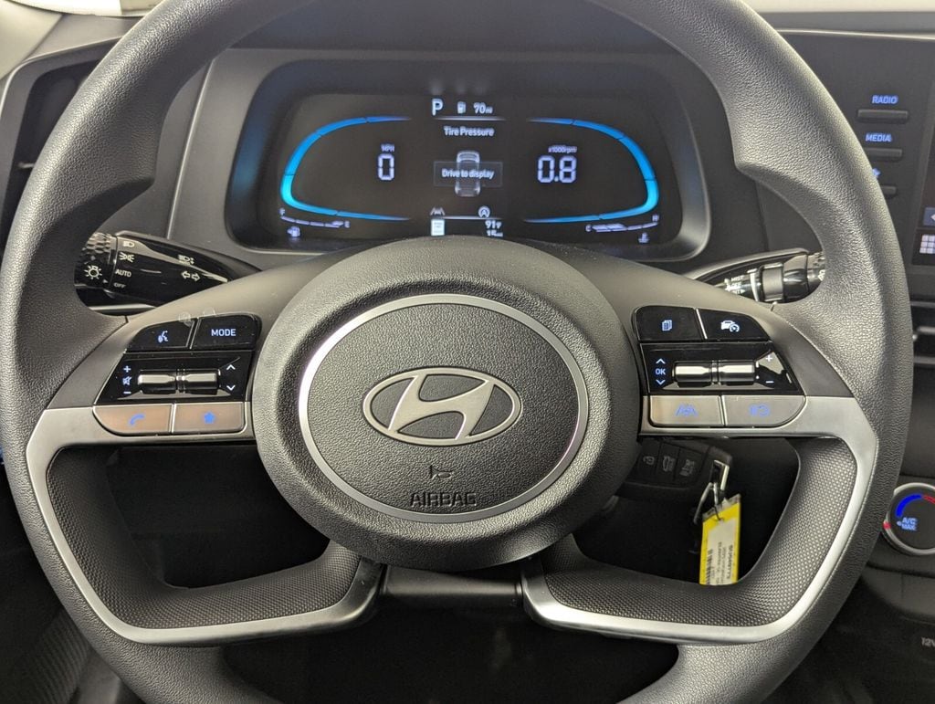 2025 Hyundai Elantra SE - Photo 19