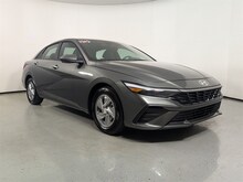 2025 Hyundai Elantra SE Sedan