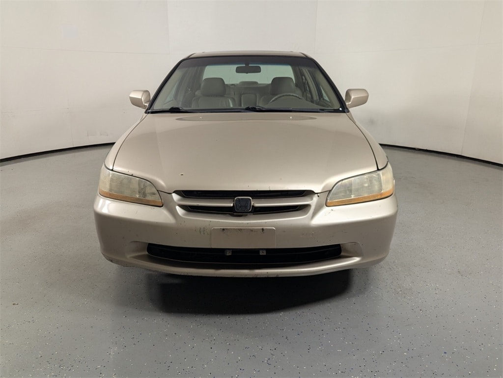 Used 2000 Honda Accord EX with VIN 1HGCG1652YA090938 for sale in Lake Park, FL