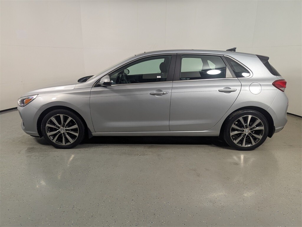 2020 Hyundai Elantra GT Base photo 2