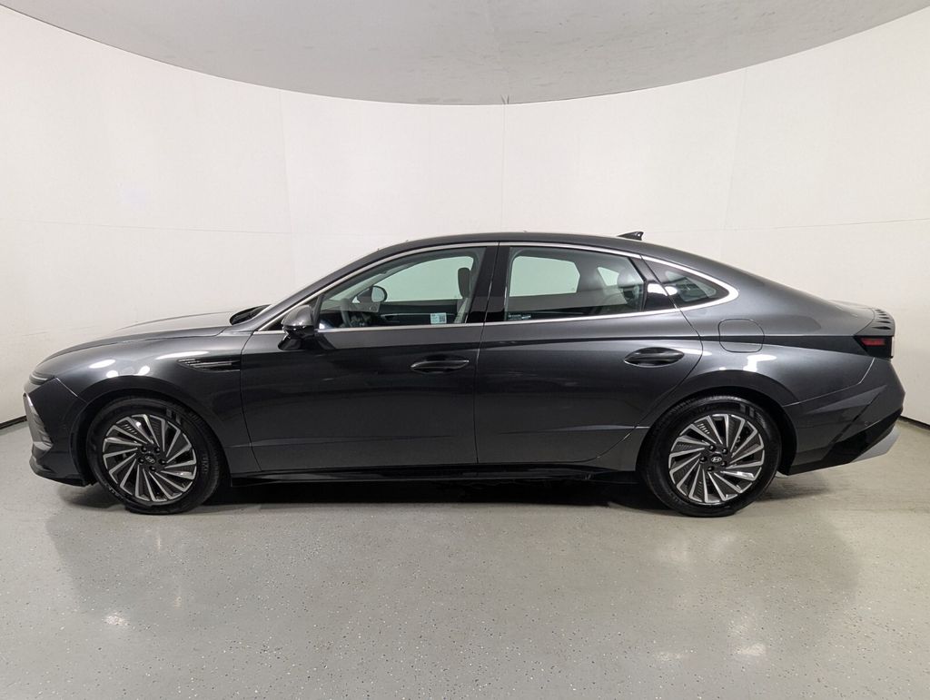 2025 Hyundai Sonata Hybrid Limited - Photo 4
