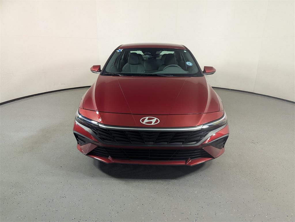 2024 Hyundai Elantra SEL photo 2