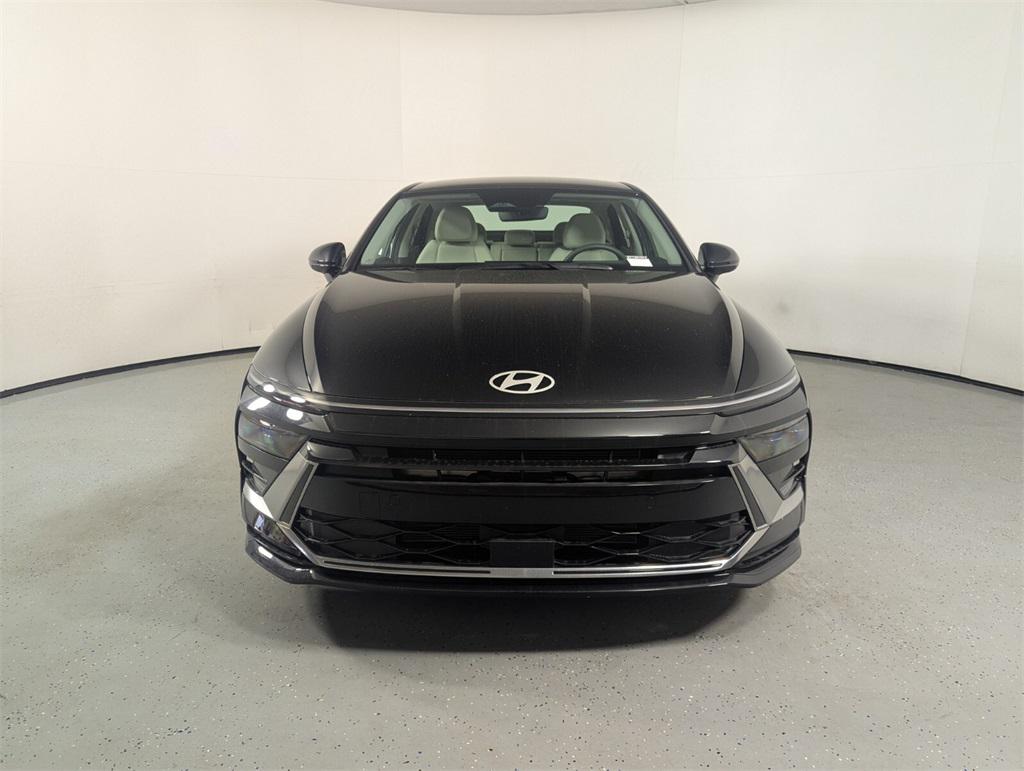 2025 Hyundai Sonata SEL photo 2