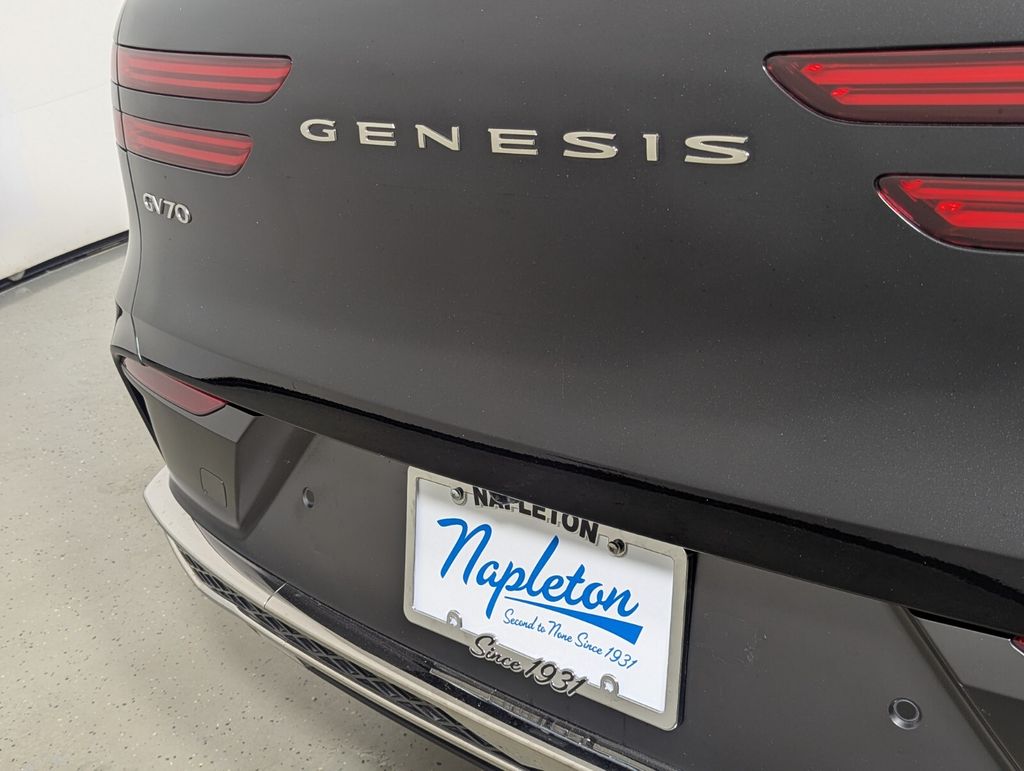 2026 GENESIS GV70 - Photo 9