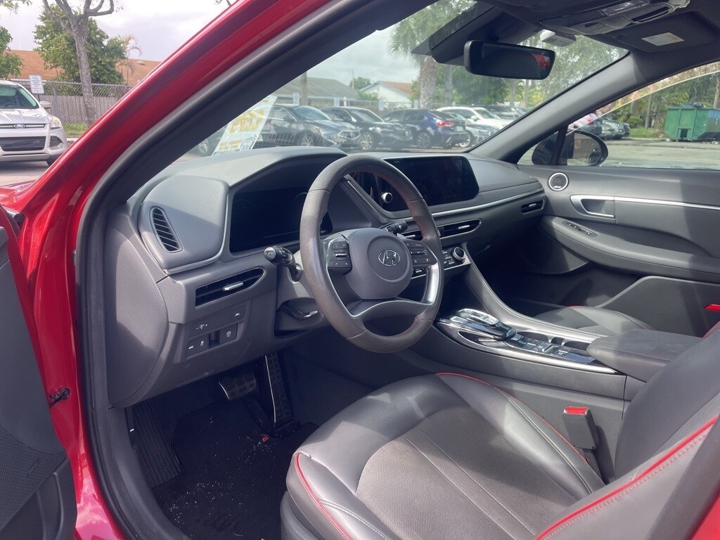 2022 Hyundai Sonata SEL Plus photo 2