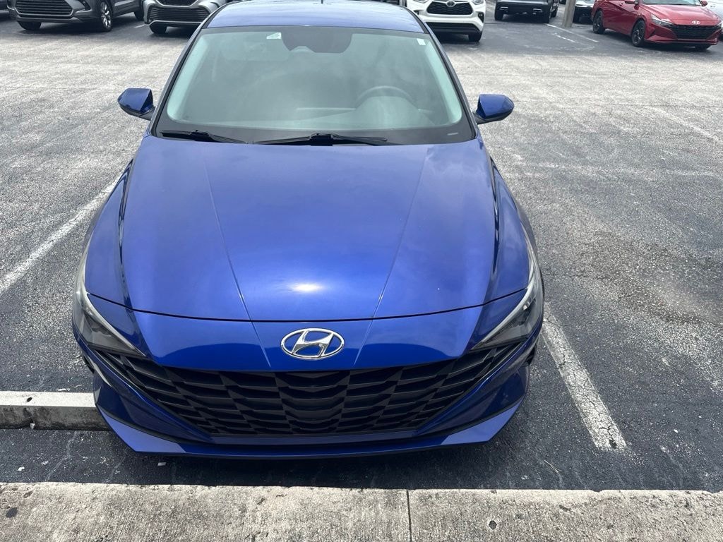 Used 2021 Hyundai Elantra SE Sedan