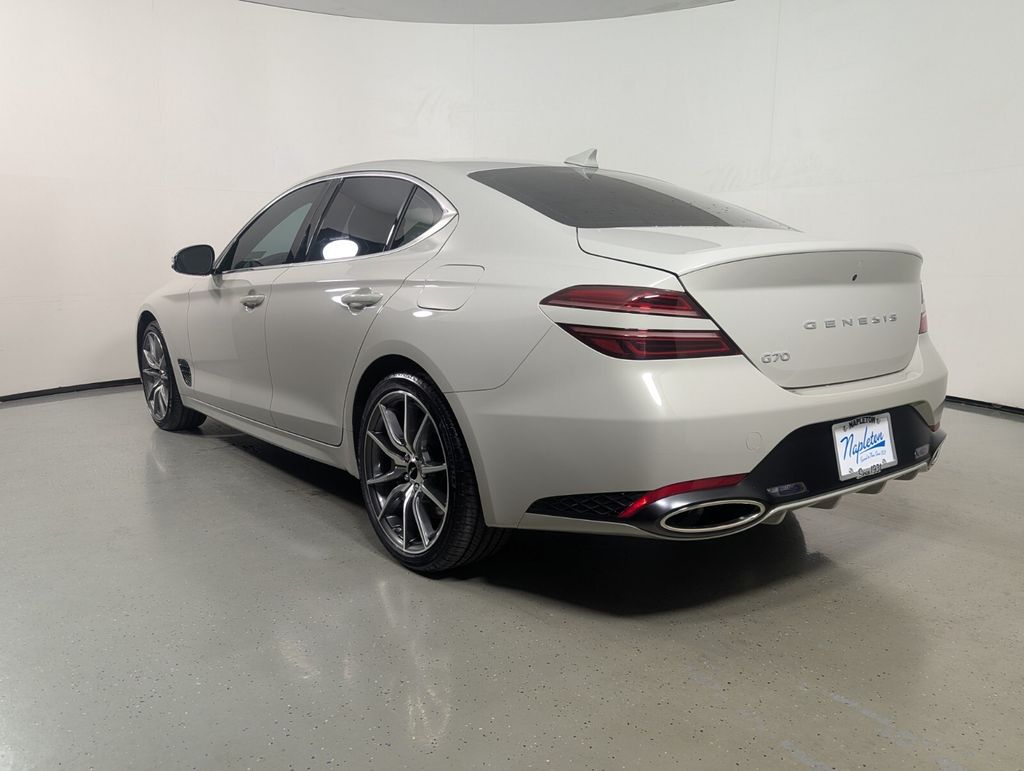 2026 GENESIS G70 Standard - Photo 6