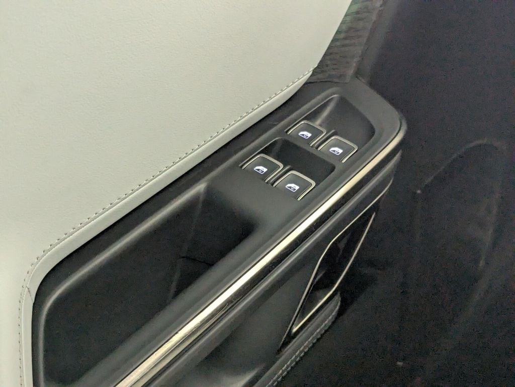 2023 Rivian R1S Adventure - Photo 15